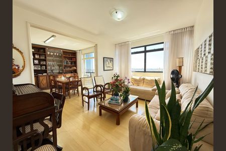 Apartamento à venda com 142m², 4 quartos e 2 vagasSala