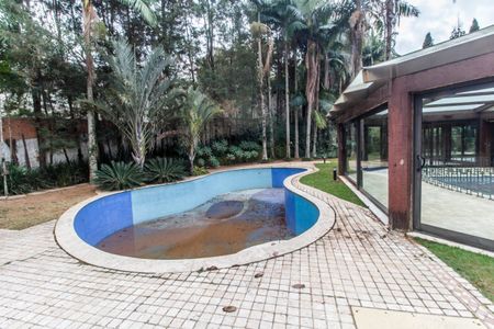 Casa de condomínio à venda com 747m², 5 quartos e 4 vagasPiscina