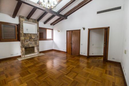 Casa de condomínio à venda com 747m², 5 quartos e 4 vagasSuíte 1