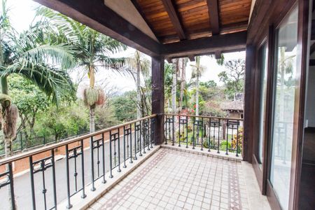 Casa de condomínio à venda com 747m², 5 quartos e 4 vagasVaranda