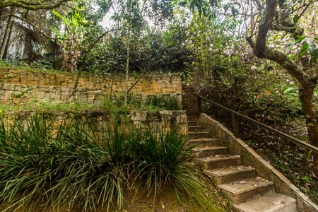 Casa de condomínio à venda com 747m², 5 quartos e 4 vagasQuintal