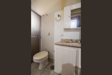 Casa de condomínio à venda com 747m², 5 quartos e 4 vagasBanheiro da Suíte 4