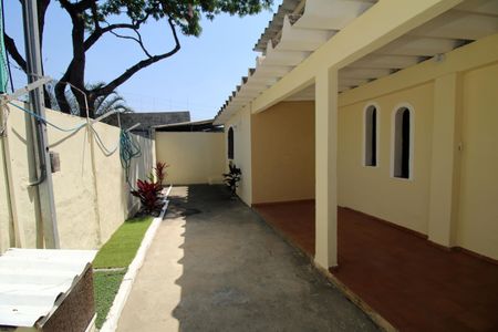 Casa à venda com 139m², 2 quartos e 1 vagaQuintal