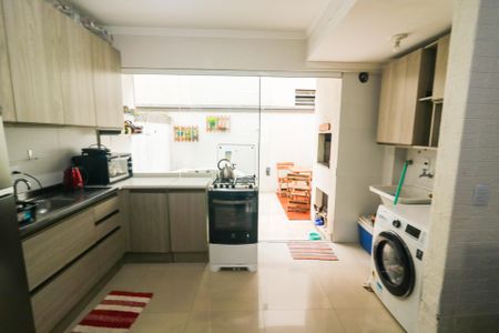 Casa de condomínio à venda com 95m², 2 quartos e 2 vagas Casa de condomínio à venda com 95m², 2 quartos e 2 vagasCozinha e Área de Serviço