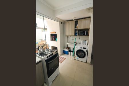 Casa de condomínio à venda com 95m², 2 quartos e 2 vagas Casa de condomínio à venda com 95m², 2 quartos e 2 vagasCozinha e Área de Serviço