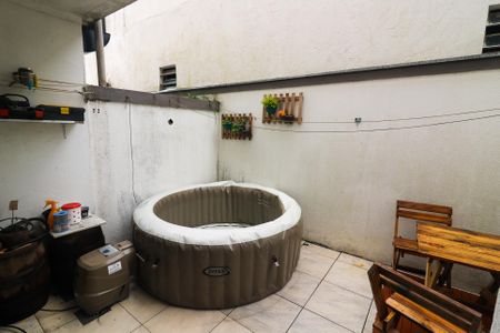 Casa de condomínio à venda com 95m², 2 quartos e 2 vagas Casa de condomínio à venda com 95m², 2 quartos e 2 vagasQuintal