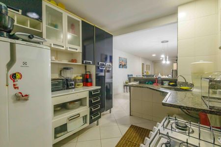 Apartamento para alugar com 80m², 2 quartos e 1 vaga Apartamento para alugar com 80m², 2 quartos e 1 vagaCozinha