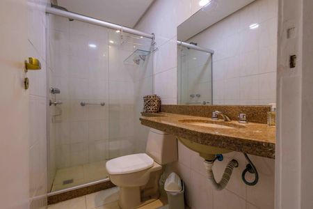 Apartamento para alugar com 80m², 2 quartos e 1 vaga Apartamento para alugar com 80m², 2 quartos e 1 vagaBanheiro da Suíte