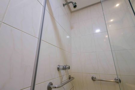 Apartamento para alugar com 80m², 2 quartos e 1 vaga Apartamento para alugar com 80m², 2 quartos e 1 vagaBanheiro da Suíte