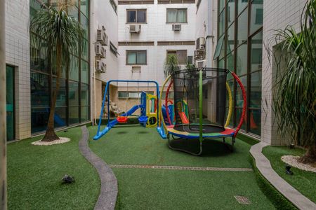 Apartamento para alugar com 80m², 2 quartos e 1 vaga Apartamento para alugar com 80m², 2 quartos e 1 vagaÁrea comum - Playground