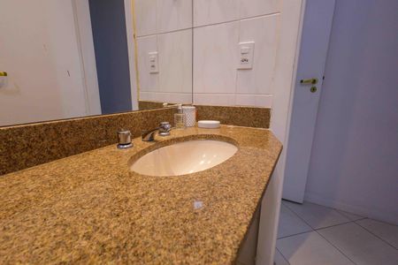 Apartamento para alugar com 80m², 2 quartos e 1 vaga Apartamento para alugar com 80m², 2 quartos e 1 vagaBanheiro da Suíte