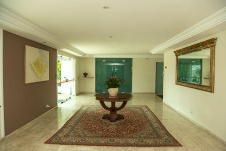 Apartamento para alugar com 200m², 4 quartos e 4 vagasHall de entrada