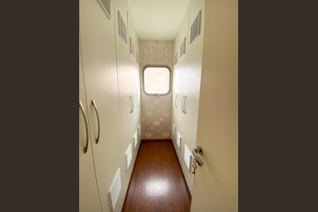 Apartamento para alugar com 200m², 4 quartos e 4 vagasCloset da Suíte 2