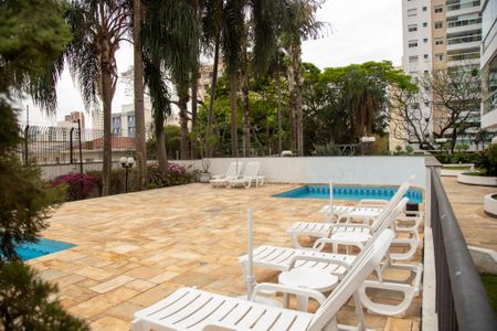 Apartamento para alugar com 200m², 4 quartos e 4 vagasÁrea comum - Piscina