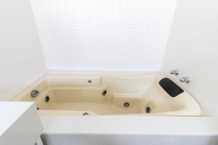 Casa para alugar com 380m², 4 quartos e 6 vagasBanheiro da Suíte 4