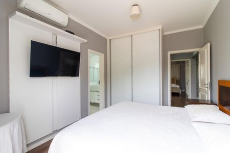 Casa para alugar com 380m², 4 quartos e 6 vagasSuíte 1