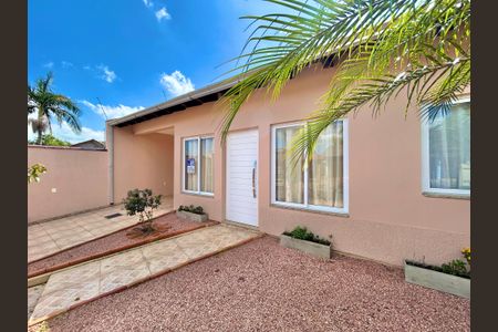 Casa à venda com 176m², 3 quartos e 4 vagas Casa à venda com 176m², 3 quartos e 4 vagasFachada