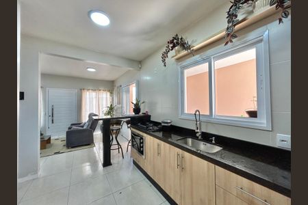 Casa à venda com 176m², 3 quartos e 4 vagas Casa à venda com 176m², 3 quartos e 4 vagasCozinha