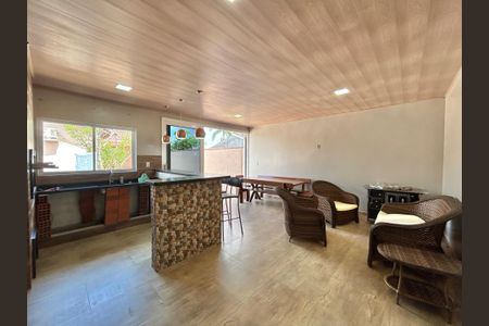 Casa à venda com 176m², 3 quartos e 4 vagas Casa à venda com 176m², 3 quartos e 4 vagasÁrea comum