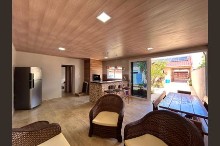 Casa à venda com 176m², 3 quartos e 4 vagas Casa à venda com 176m², 3 quartos e 4 vagasÁrea comum