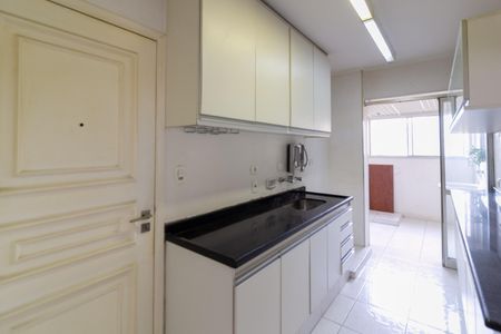 Apartamento para alugar com 93m², 2 quartos e 2 vagasCozinha