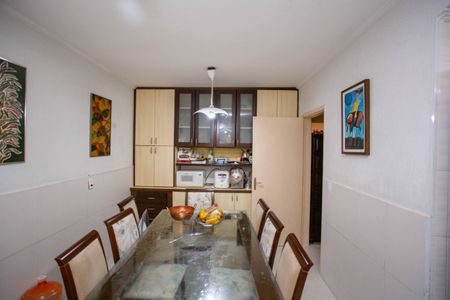 Casa à venda com 363m², 3 quartos e 3 vagasCozinha