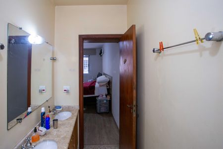 Casa à venda com 363m², 3 quartos e 3 vagasBanheiro da Suíte 1