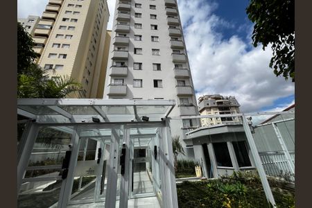 Apartamento à venda com 70m², 2 quartos e 1 vaga Apartamento à venda com 70m², 2 quartos e 1 vagaFachada