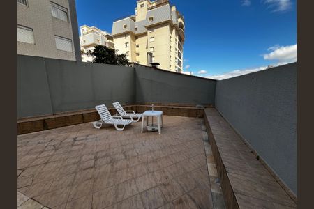 Apartamento à venda com 70m², 2 quartos e 1 vaga Apartamento à venda com 70m², 2 quartos e 1 vagaÁrea comum - Piscina