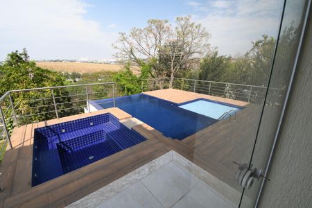 Casa de condomínio à venda com 620m², 5 quartos e 8 vagasPiscina