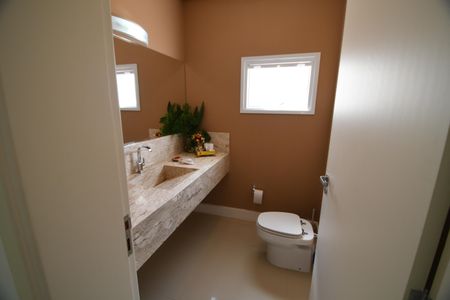 Casa de condomínio à venda com 620m², 5 quartos e 8 vagasLavabo