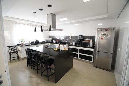 Casa de condomínio à venda com 620m², 5 quartos e 8 vagasCozinha