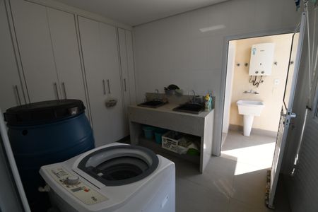 Casa de condomínio à venda com 620m², 5 quartos e 8 vagasÁrea de Serviço