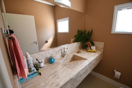 Casa de condomínio à venda com 620m², 5 quartos e 8 vagasLavabo