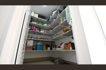 Casa de condomínio à venda com 620m², 5 quartos e 8 vagasCozinha - Despensa