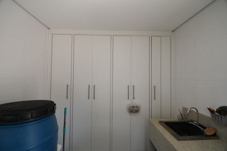 Casa de condomínio à venda com 620m², 5 quartos e 8 vagasÁrea de Serviço