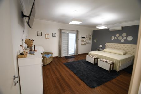 Casa de condomínio à venda com 620m², 5 quartos e 8 vagasQuarto Suíte 2