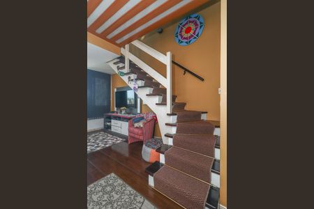 Apartamento à venda com 110m², 3 quartos e 2 vagasEscada