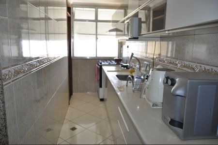 Apartamento para alugar com 232m², 4 quartos e 1 vagaCozinha