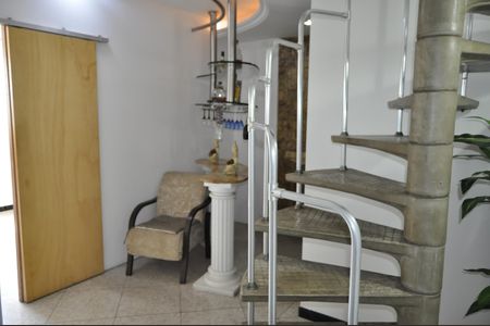Apartamento para alugar com 232m², 4 quartos e 1 vagaSala