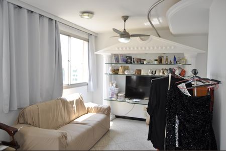 Apartamento para alugar com 232m², 4 quartos e 1 vagaSala