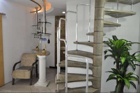 Apartamento para alugar com 232m², 4 quartos e 1 vagaSala