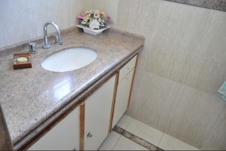 Apartamento para alugar com 232m², 4 quartos e 1 vagaBanheiro