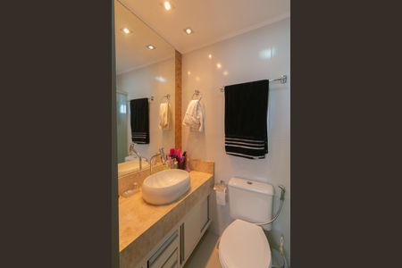 Apartamento à venda com 60m², 2 quartos e 2 vagas Apartamento à venda com 60m², 2 quartos e 2 vagasBanheiro da Suíte