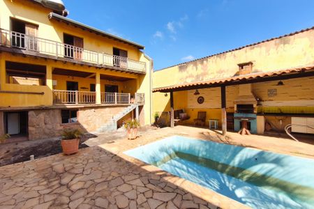 Casa para alugar com 400m², 3 quartos e 3 vagas Casa para alugar com 400m², 3 quartos e 3 vagasQuintal - Piscina