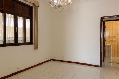 Sala de casa para alugar com 2 quartos, 89m² em Piedade, Rio de Janeiro
