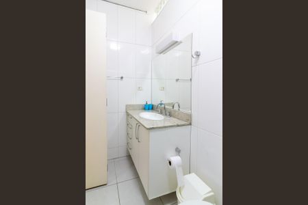 Casa para alugar com 129m², 3 quartos e 1 vaga Casa para alugar com 129m², 3 quartos e 1 vagaBanheiro Social