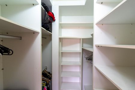 Casa para alugar com 129m², 3 quartos e 1 vaga Casa para alugar com 129m², 3 quartos e 1 vagaCloset da suíte