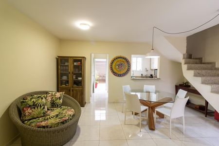 Casa para alugar com 129m², 3 quartos e 1 vaga Casa para alugar com 129m², 3 quartos e 1 vagaSala