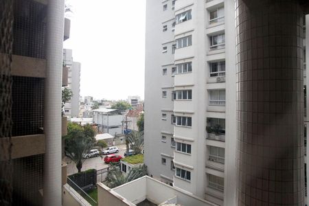 Vista da Sala  de apartamento à venda com 3 quartos, 158m² em Higienópolis, Porto Alegre